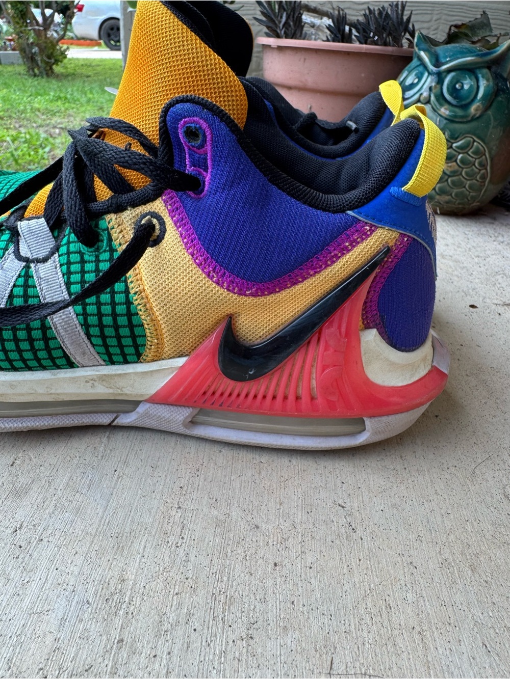 Nike Men Athletic Sneakers Multicolor Green Yellow Purple Black Red Witness 7 - Picture 6 of 11